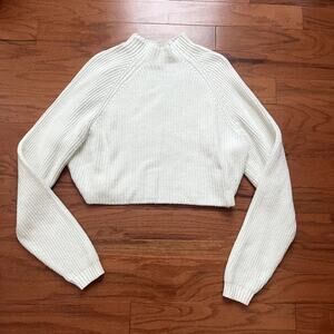 Hollister White Turtleneck Long Sleeve Cropped Sweater Size Medium